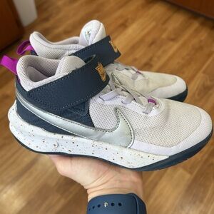 Nine Girls Basketball Shoes size 1Y